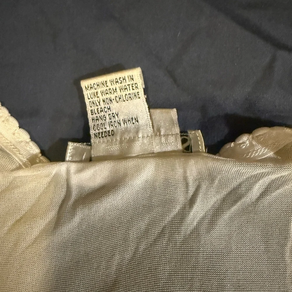 WinterSilks Cream Long Sleeve Women's Silk Top (2) - Picture 4 of 8